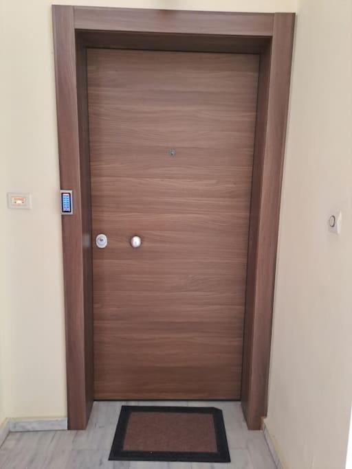 Ferienwohnung Δίπλα Στο Πάρκο Kalamata Exterior foto